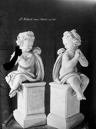 Génies. Statues d'enfants - © Ministère de la Culture (France), Médiathèque du patrimoine et de la photographie, diffusion RMN-GP