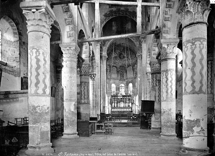 Vue intérieure de la nef, vers le choeur