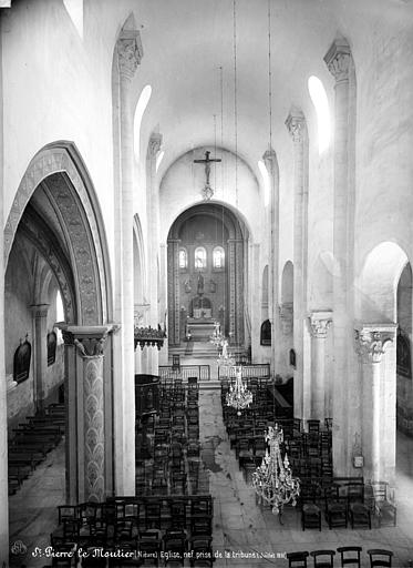 Vue intérieure de la nef, vers le choeur, prise de la tribune