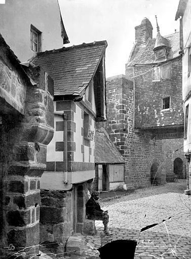 Rue conduisant au château