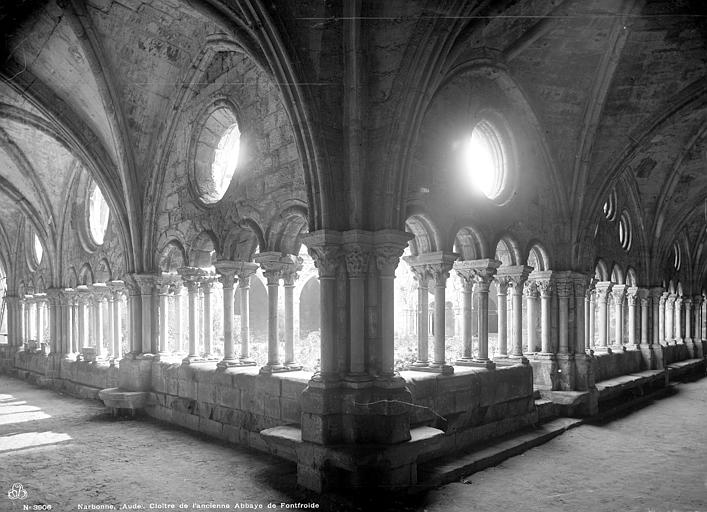 Cloître : Vue intérieure des galeries