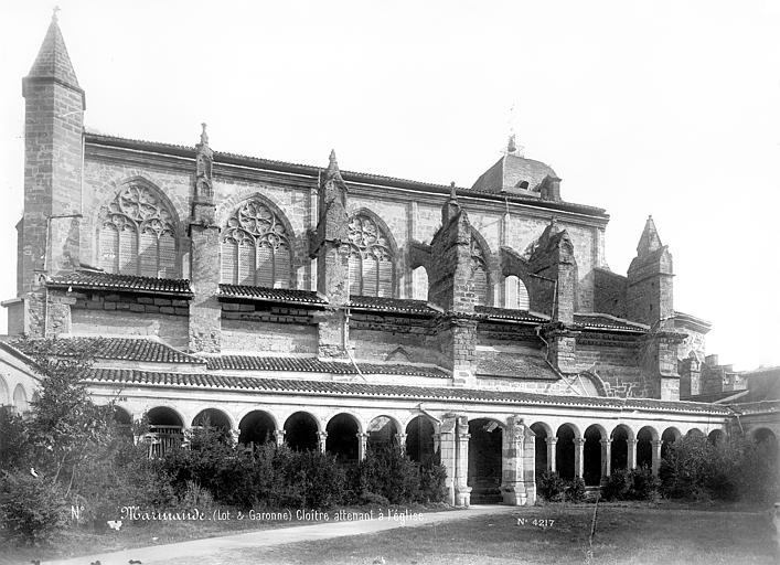 Ensemble sud : Façade de l'église et cloître