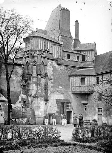 Façade sur rue, côté est