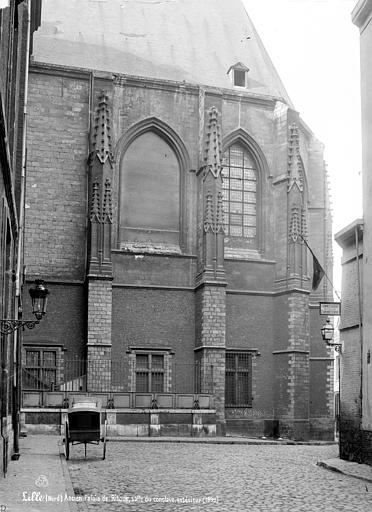 Façade de la salle du Conclave