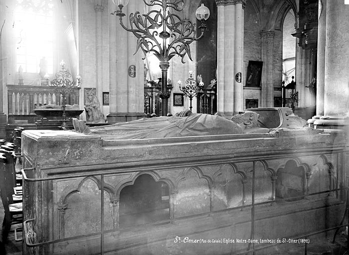 Tombeau de saint Omer (gisant) - © Ministère de la Culture (France), Médiathèque du patrimoine et de la photographie, diffusion RMN-GP