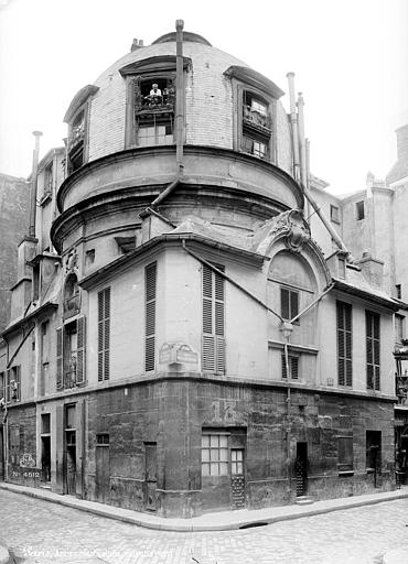 Vue d'ensemble de l'hôtel Colbert et de la rotonde de l'école de médecine