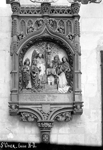 Monument funéraire d'un chanoine : Baptême du Christ avec le donateur accompagné de saint Jean, saint Côme et saint Damien