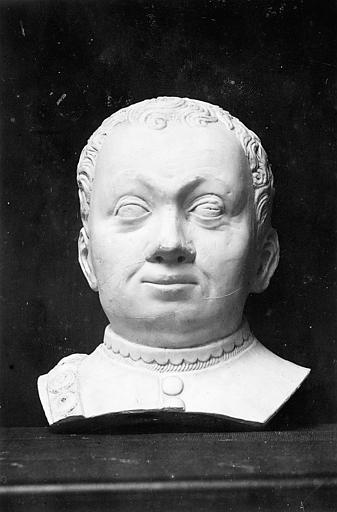 Moulage - Buste d'une statue funéraire : Bertrand Duguesclin, connétable de France, mort en 1380