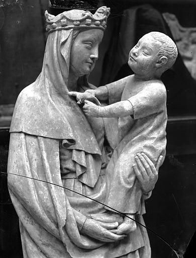 Buste de la Vierge à l'Enfant ou la Vierge du Marthuret, vue de profil