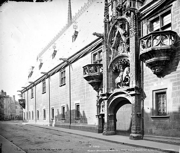 Façade d'entrée sur rue