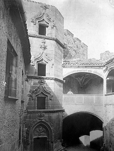 Pavillon, cour intérieure ou extérieure!