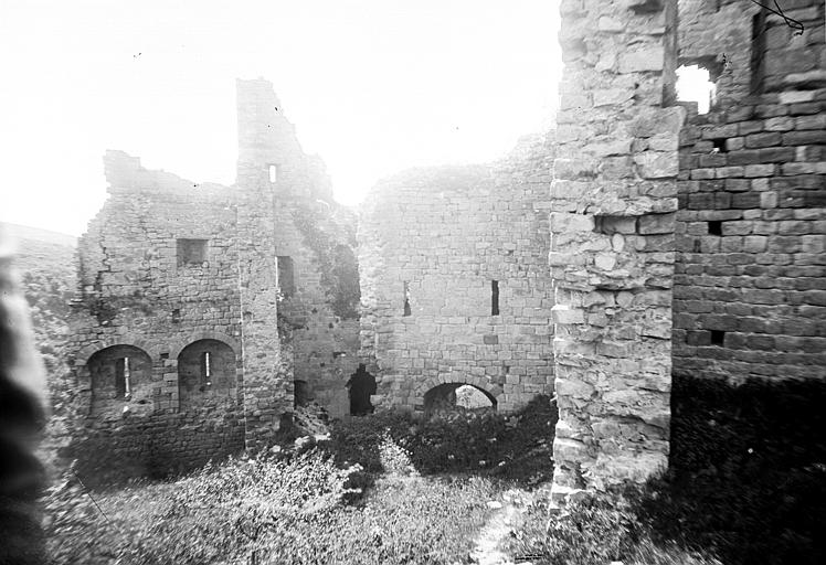 Ruines, intérieur