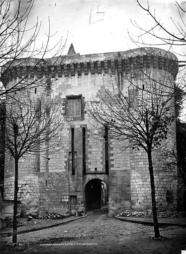 Porte Royale ou châtelet d'entrée (au nord-ouest de l'enceinte) : Façade extra-muros