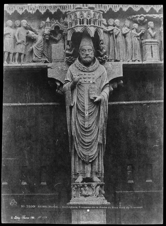 Portail de Saint-Calixte au transept nord : statue de saint Calixte au trumeau