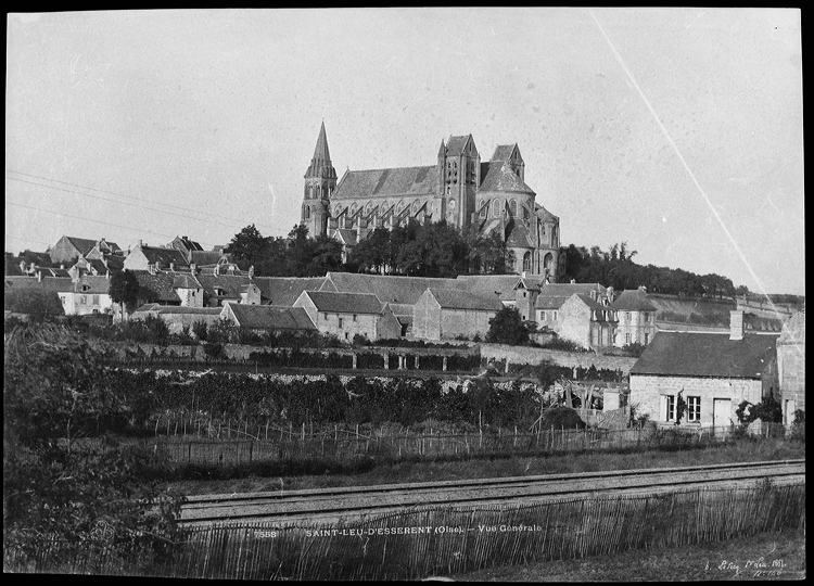 Église : vue générale prise du sud