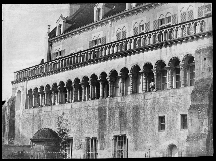 Façade : Galerie du premier étage