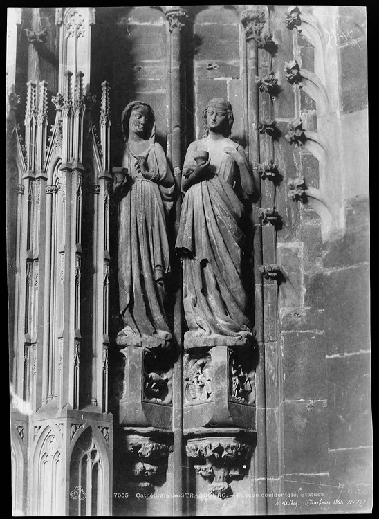 Portail sud de la façade ouest. Statues de l'ébrasement droit : Vierges sages