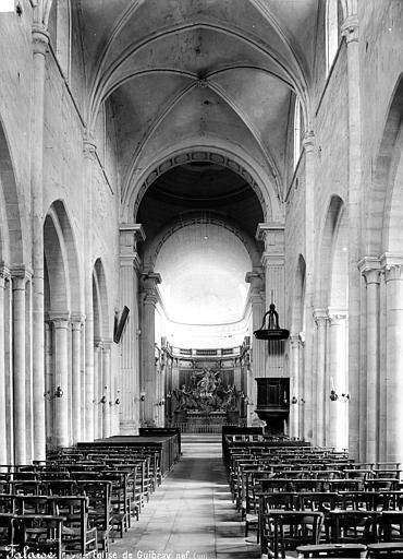 Nef, vue de l'entrée