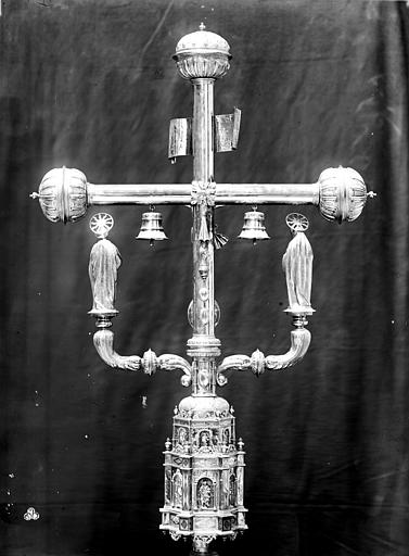 Croix processionnelle en argent doré