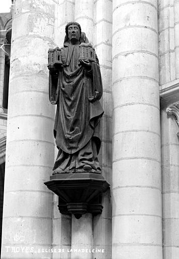 Saint Bruno, statue en pierre - © Ministère de la Culture (France), Médiathèque du patrimoine et de la photographie, diffusion RMN-GP