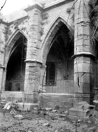 Cloître, partie extérieure