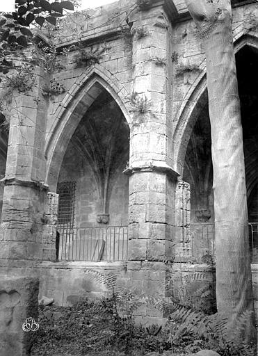 Cloître, partie extérieure