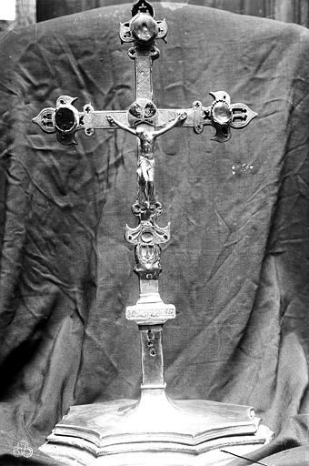 Croix d'autel