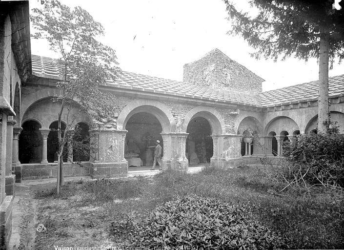 Cloître