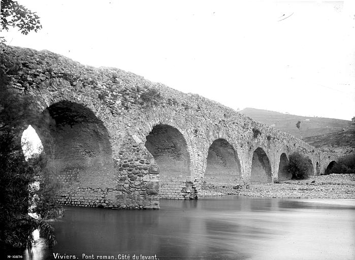 Pont romain franchissant l'Escoutay