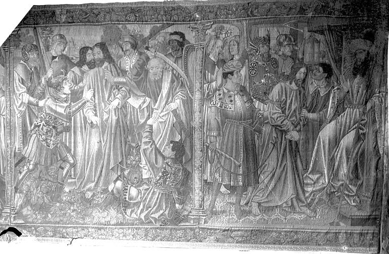 Tapisserie de la chapelle, Baiser de Judas sur Pilate