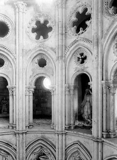 Arcades roses, triforium du choeur