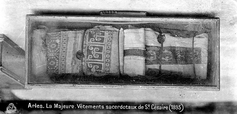 Vêtements sacerdotaux de saint Césaire - © Ministère de la Culture (France), Médiathèque du patrimoine et de la photographie, diffusion RMN-GP