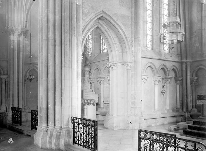 Vue intérieure de la chapelle de la Vierge et du bas-côté nord