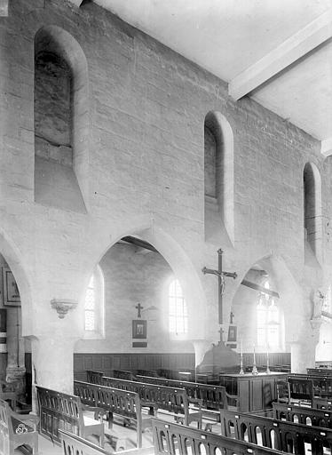 Vue intérieure de la nef : Grandes arcades, côté nord