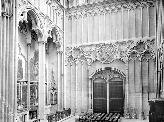 Vue intérieure du transept sud