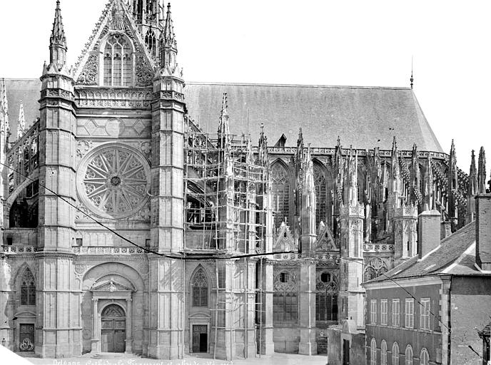 Façade sud : transept et partie est