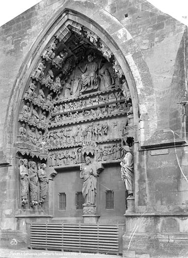 Portail gauche du transept nord : Le Jugement dernier