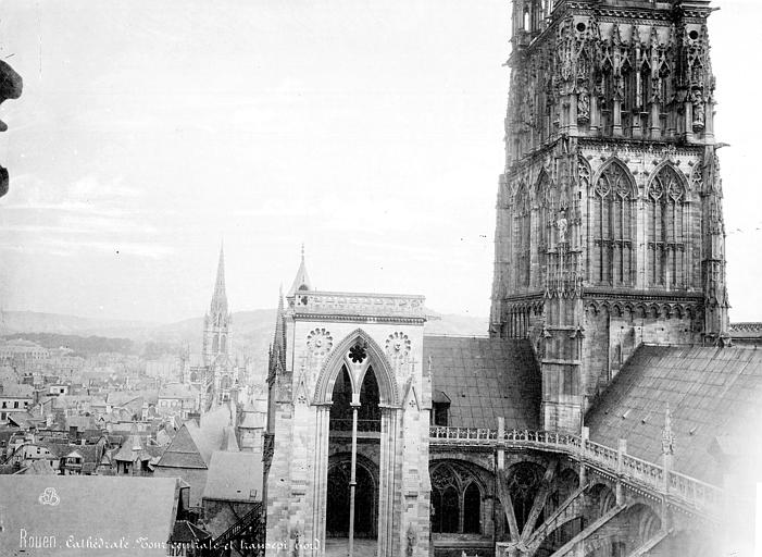 Façade nord : tour centrale et toiture à la croisée du transept, côté ouest