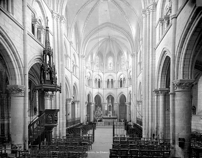 Vue intérieure du choeur