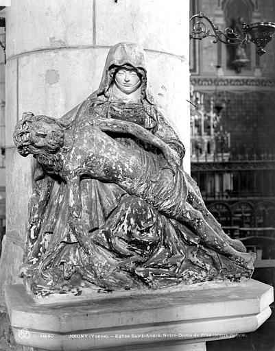 Groupe sculpté : Vierge de Pitié