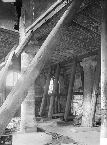 Grande salle du rez de chaussée : vue intérieure