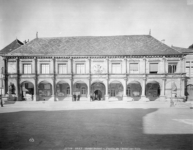 Façade avec galerie d'arcades