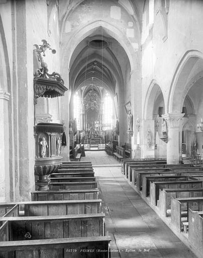 Vue intérieure de la nef, vers le choeur