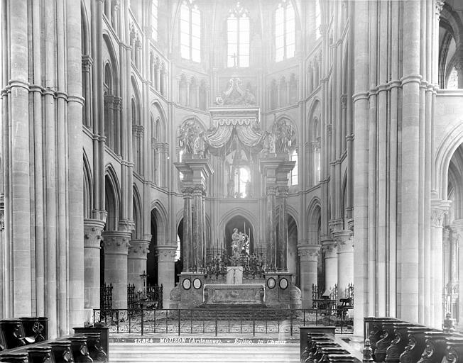 Vue intérieure du choeur