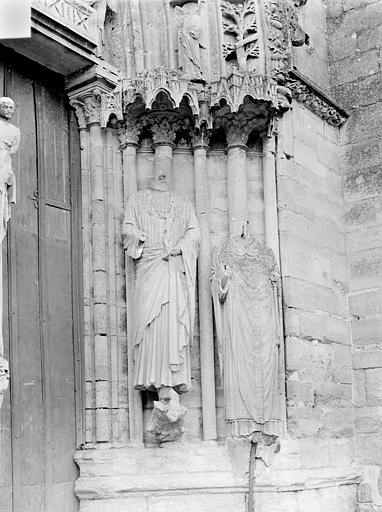 Portail de la façade ouest : Statues de l'ébrasement droit