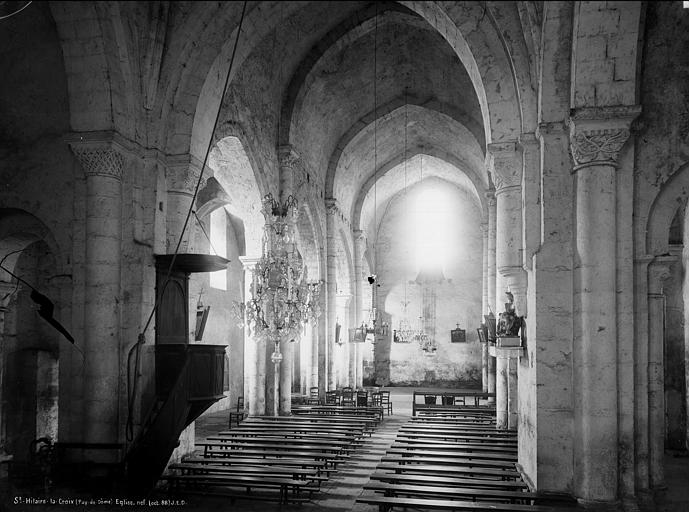 Vue intérieure de la nef vers l'ouest