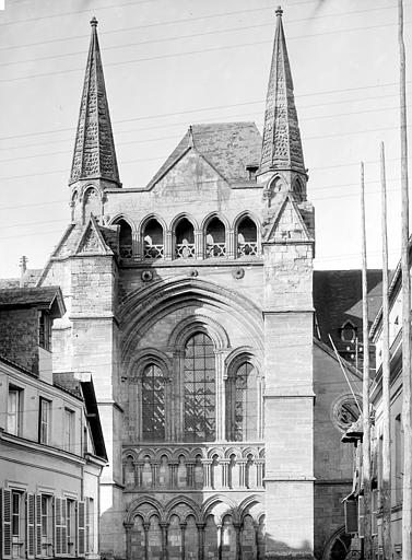 Transept sud : Partie supérieure de la façade