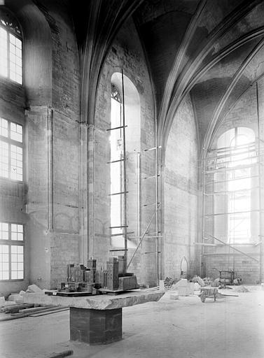 Chapelle de Clément VI : Vue intérieure vers l'angle sud-ouest