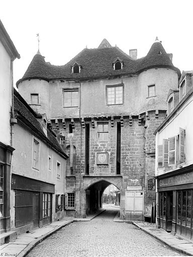 Porte Sauvigny : Vue d'ensemble extra-muros