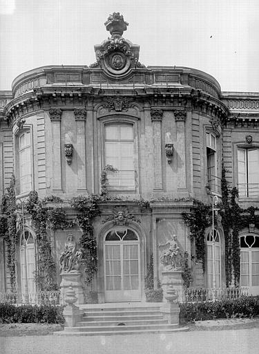 Façade est : Pavillon central